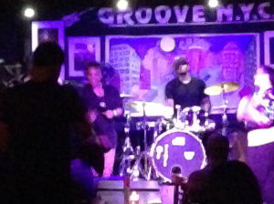 groove 4